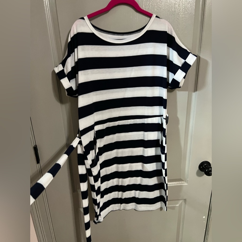 Navy and white dress with cap sleeves and pockets.